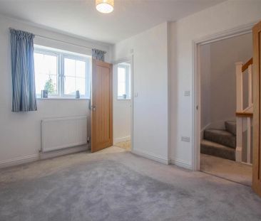3 bedroom terraced house to rent - Photo 5