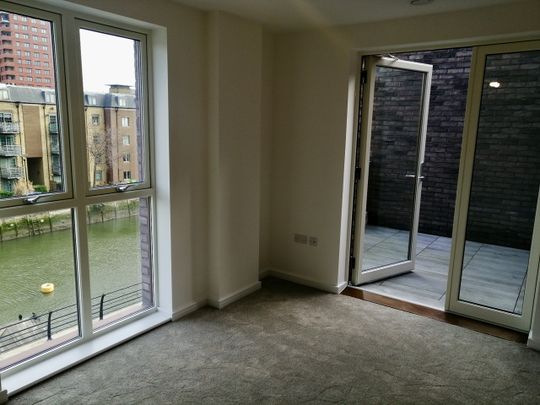 3 Bed Terraced House, Rope Walk, IG11 - Photo 1