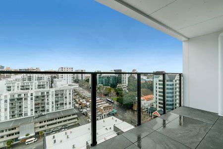 Modern, ready to move in - fully furnished unit - Photo 5