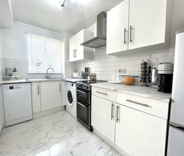 1 Bedroom Apartment - Purpose Built To Let - Photo 6