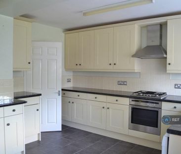 4 bedroom detached house to rent - Photo 6