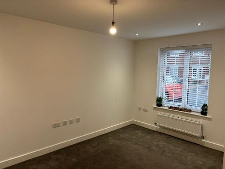 3 bedroom end of terrace house to rent - Photo 3