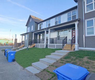 431 Livingston Way Northeast, Calgary - Photo 3