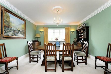 8 bedroom detached house to rent - Photo 2