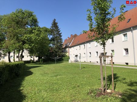 Erste eigene Wohnung gesucht? Preiswerte Starterwohnung - von Grünflächen umgeben - Hell und sonnig - schöner Schnitt - perfekte Infrastruktur! - Foto 3