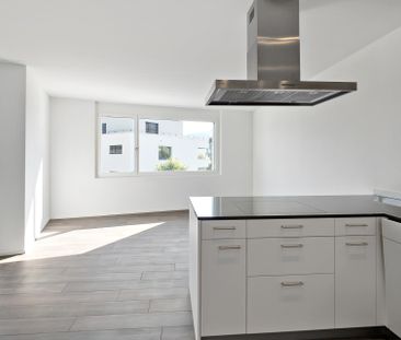 Moderne 3.5 Zi. Wohnung an zentraler Lage - Photo 2
