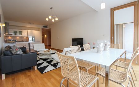 angel plaza - Photo 2