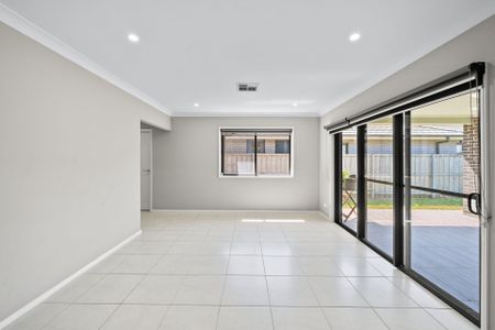 Stunning Family Home in Schofields – Perfect for Modern Living&excl; - Photo 3