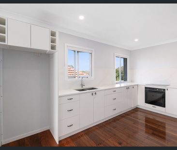 Charming, Spacious & Ideally Located – The Perfect Place to Call Home - Photo 4