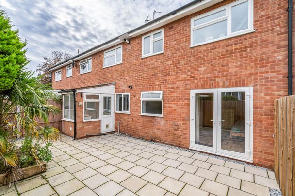 2 bed maisonette to rent in Milton Close, Solihull, B93 - Photo 1