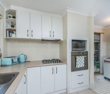 Living at its finest! - Photo 5