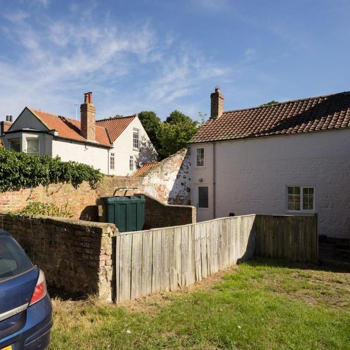 2 bedroom cottage to rent - Photo 1
