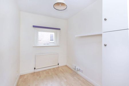 A recently redecorated throughout 1 bedroom apartment located in the heart of York City Centre. - Photo 4