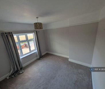 4 bedroom terraced house to rent - Photo 5
