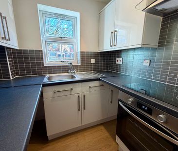 1 bedroom semi-detached to let - Photo 3