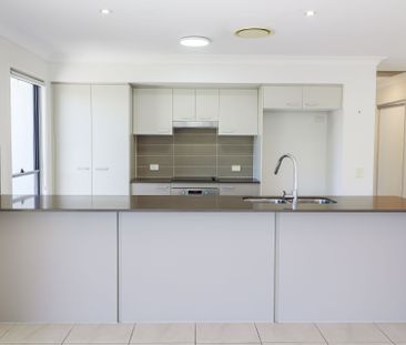 STUNNING HOME WITH ENTERTAINER'S DECK! - Photo 1