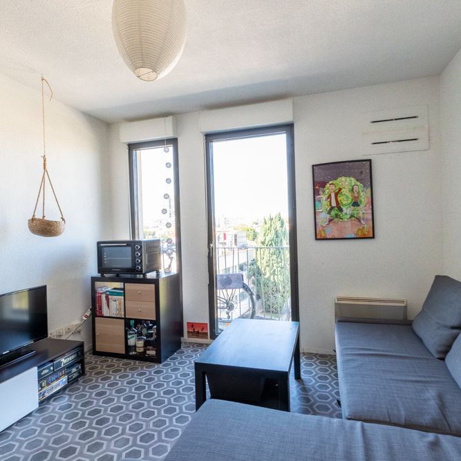 STUDIO MEUBLE avec parking en sous-sol - Photo 1