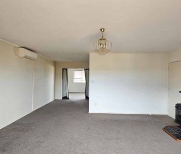 Family Home with Beautiful Views - Photo 2