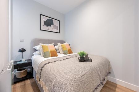 3 bedroom flat to rent - Photo 2