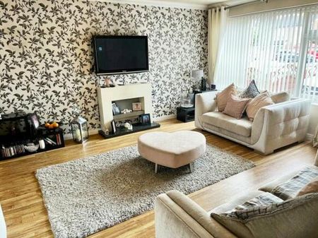 4 bedroom detached house to rent - Photo 5