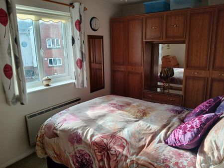 Cypher House, Goose Island, Swansea, Marina, SA1 1UB - Photo 4