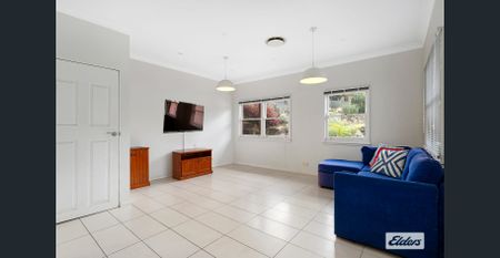 Spacious House, Great Location! - Photo 4