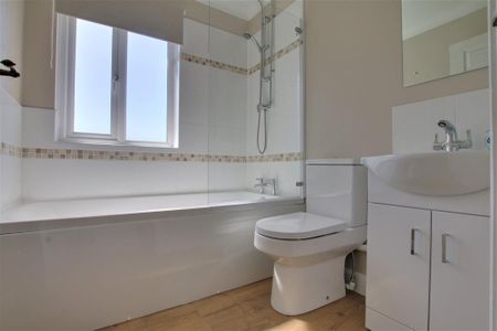 2 bedroom terraced house to rent - Photo 5