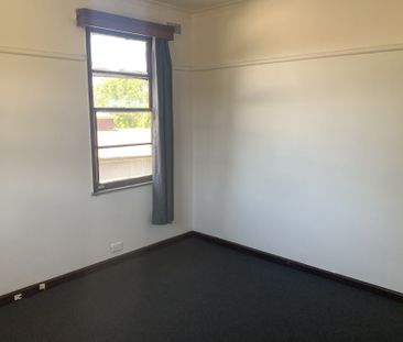 2 Bedroom Home Close to Schools, Shops and Public Transport - Photo 2