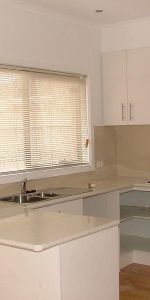 Large Townhouse - Quiet Area - Photo 3