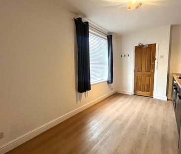 Court Road, Grangetown, CARDIFF - Photo 1