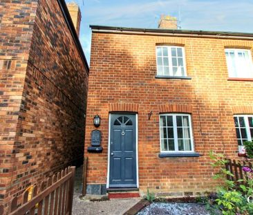 2 bedroom semi-detached house to rent - Photo 5