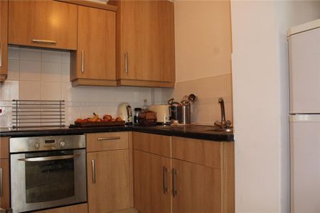 Studio to rent - Photo 4