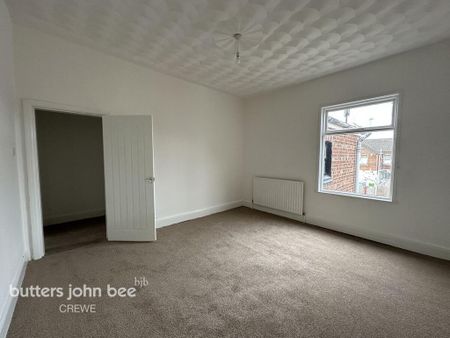 3 bedroom terraced house to rent - Photo 4