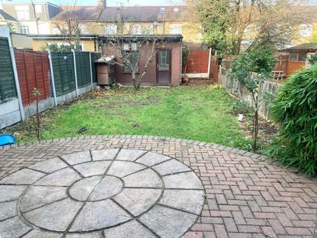 3 bedroom terraced house to rent - Photo 2
