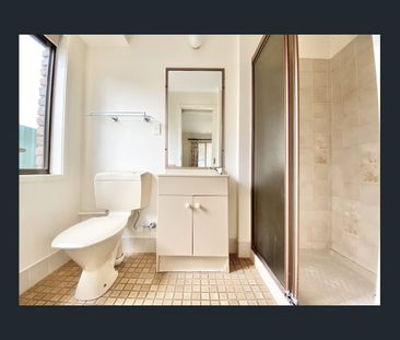 Neat And Tidy Family Home - Photo 4