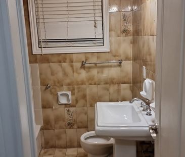 For Lease - 841 Runnymede Road Unit# 2nd Flr, Toronto, Ontario - Photo 5