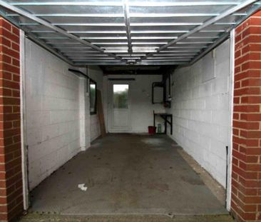 3 bedroom detached house to rent - Photo 3