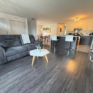 Logement 5 1/2 à louer - Photo 2