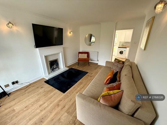 3 bedroom semi-detached house to rent - Photo 1