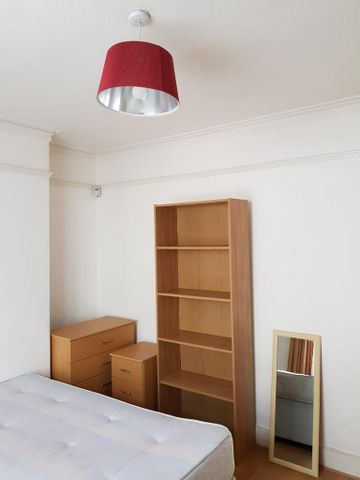 4 bedroom terraced house to rent - Photo 5