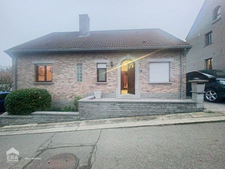 Maison 4 façades avec 2 chambres, jardin et garage - Photo 4