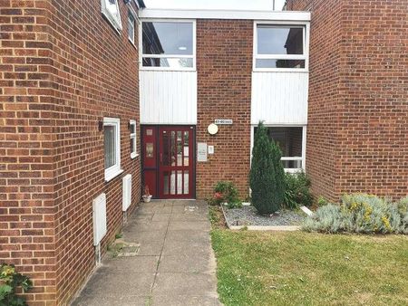 Montague Crescent, Duston, Northampton, NN5 - Photo 5