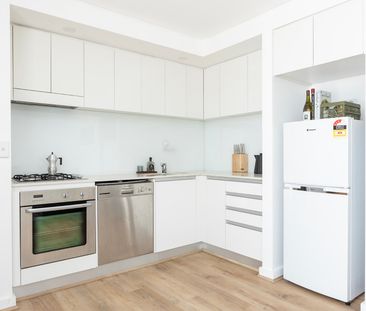 Sundrenched One Bedroom Apartment in Convenient Location - Photo 2