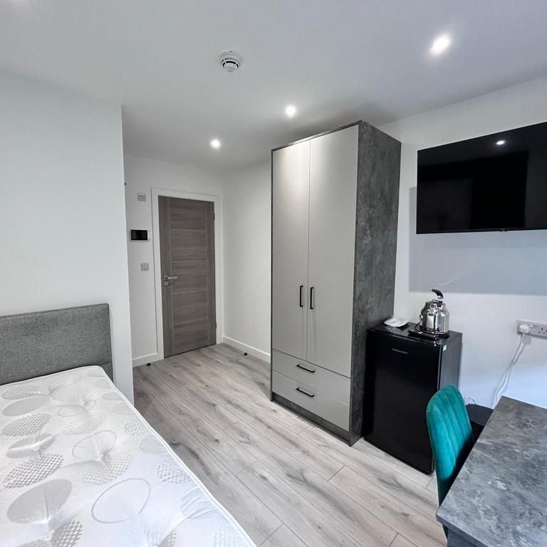 Studio to rent - Photo 1