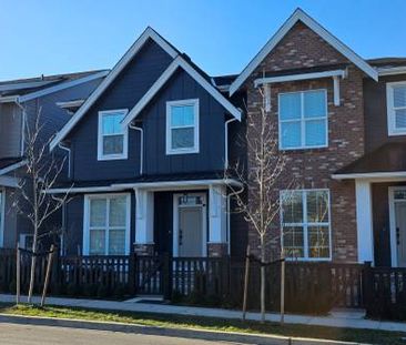 Newly built duplex in Roots, West Langley!! (Willoughby Heights) - Photo 1