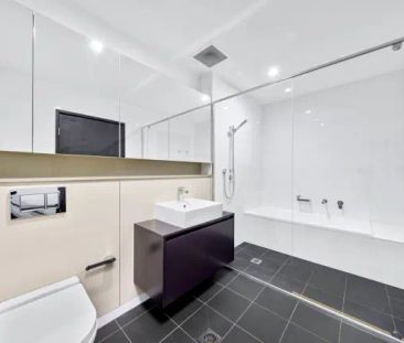 C408/12 Nuvolari Place,Wentworth Point,New South Wales 2127, Sydney - Photo 4