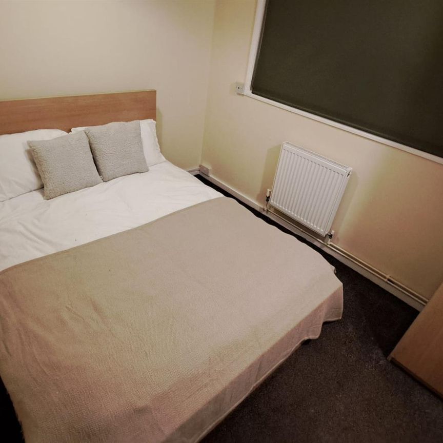 Room 2 16 Tamar Green, HP2 6EP, Hemel Hempstead - Photo 1