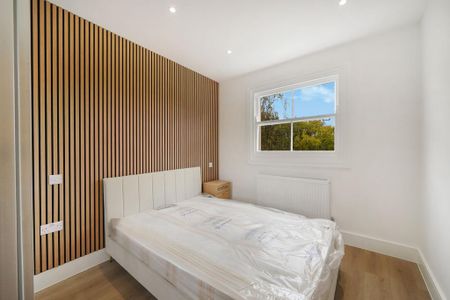 3 bedroom flat to rent - Photo 4