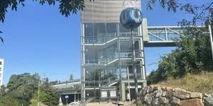120 Meter zur U1 Oberlaa- Sonnige, barrierefreie südseitige Wohnung mit Top U1 Anbindung- inkl. Küche - Photo 3
