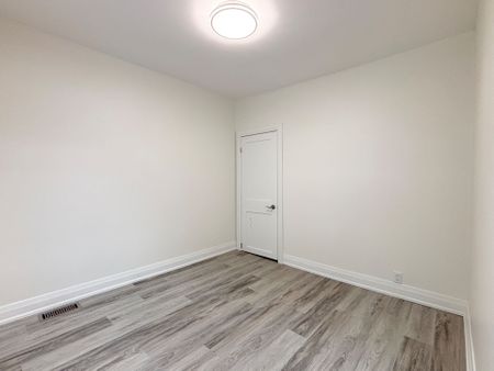 For Lease - 1646 Queen Street Unit# A, Toronto, Ontario - Photo 4